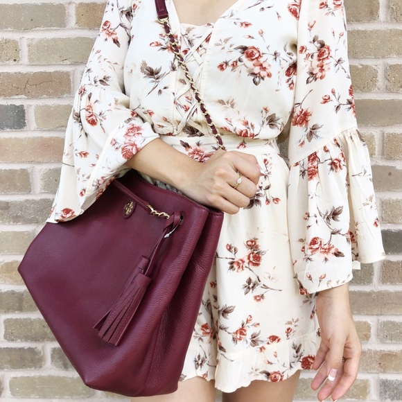 Tory Burch Logo Large Chain Tote - Picture 6 of 8